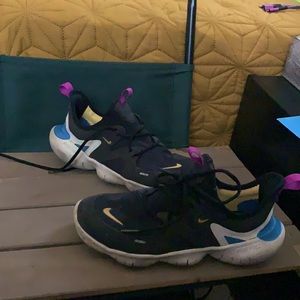 Unisex great comfortable sneakers!